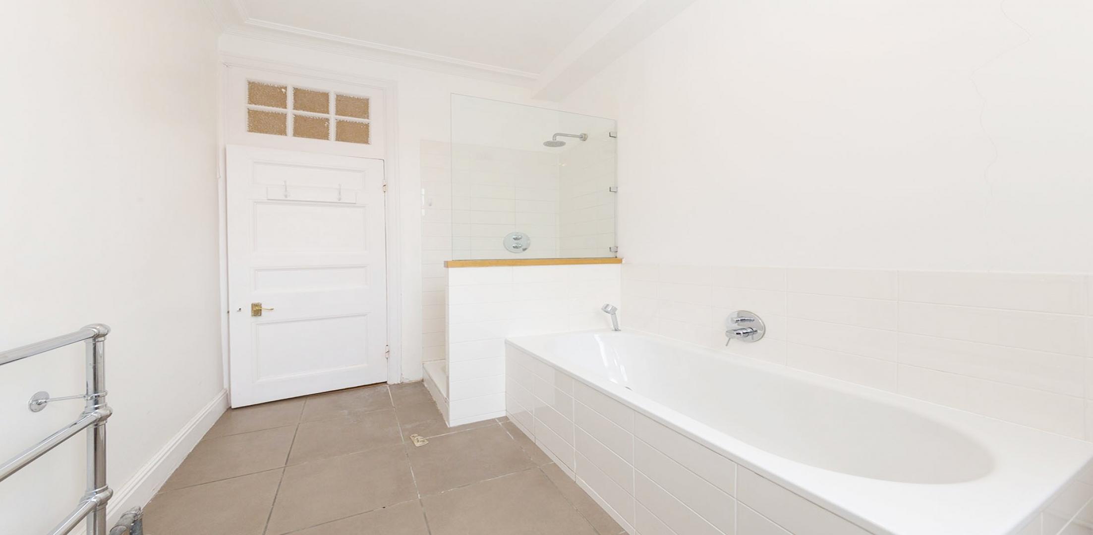 			NEW INSTRUCTION, 3 Bedroom, 1 bath, 1 reception Flat			 Finchley Road, FINCHLEY ROAD